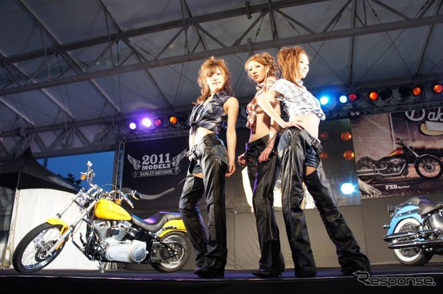最新ハーレーファッションショー…ブルースカイヘブン［写真蔵］