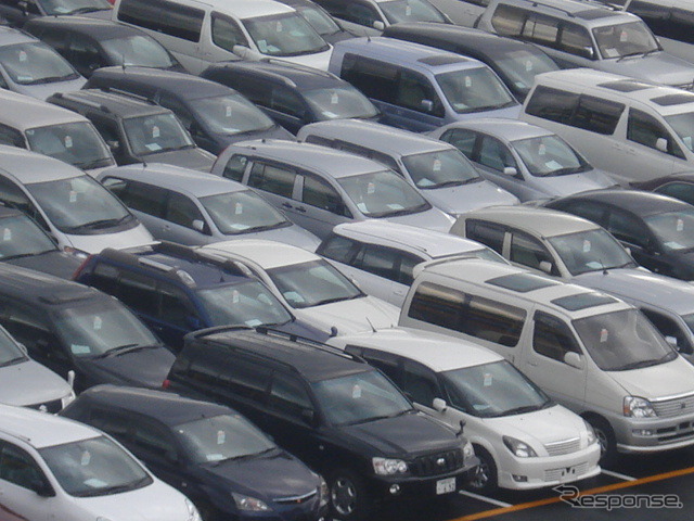 財務省の発表した貿易統計速報で、4月の自動車輸出額が前年同月比67%減、台数で55.6%減となったことがわかった