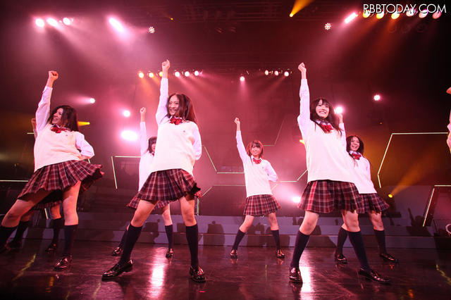 SKE48の第4期生16名が初お披露目……新メンバーはこんな娘たち! 第4期生だけでのステージ披露。ファンからも熱い視線が