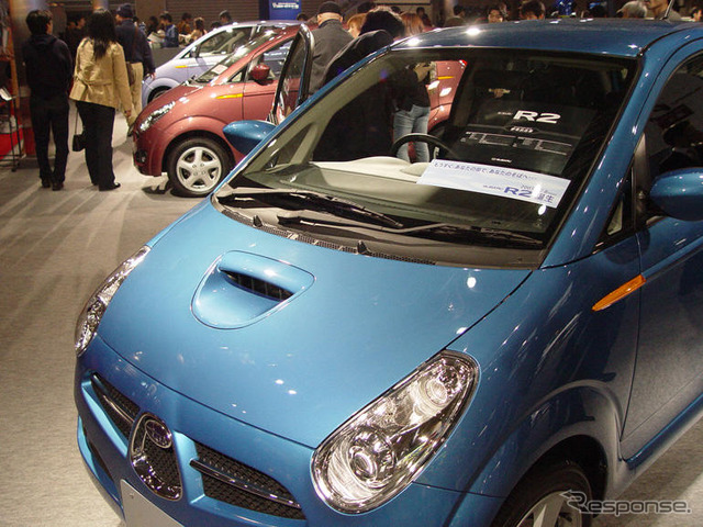 【大阪モーターショー】私の名前は『R2』…スバルの新軽自動車