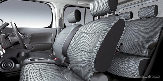日産 キューブ 15X/15X FOURこもれびグリーンセレクション