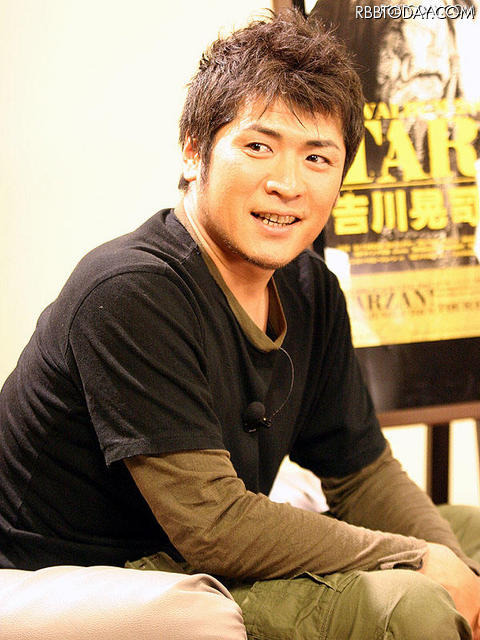 吉川晃司が結婚、すでに子供も 結婚を明らかにした吉川晃司。2007年にはネットのトーク番組で「一番ほしいものはカミさんと子供」と語っていた