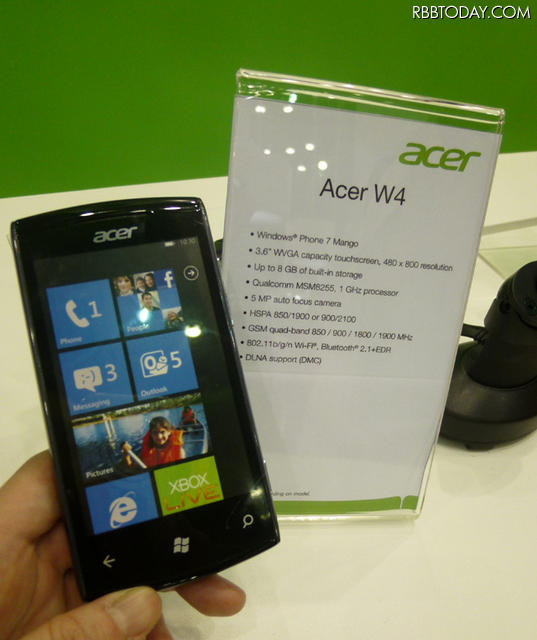 Acerのブースでは「Acer W4」のモックにタッチできる Acerのブースでは「Acer W4」のモックにタッチできる
