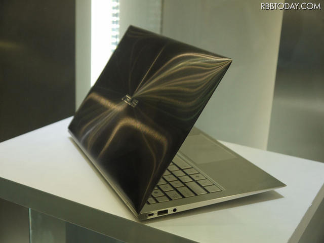 超薄型ノートPC、AsusのUXシリーズ