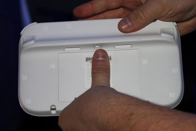 【E3 2011】会場でとれたて!「Wii U」コントローラーをチェック 「Wii U」コントローラー