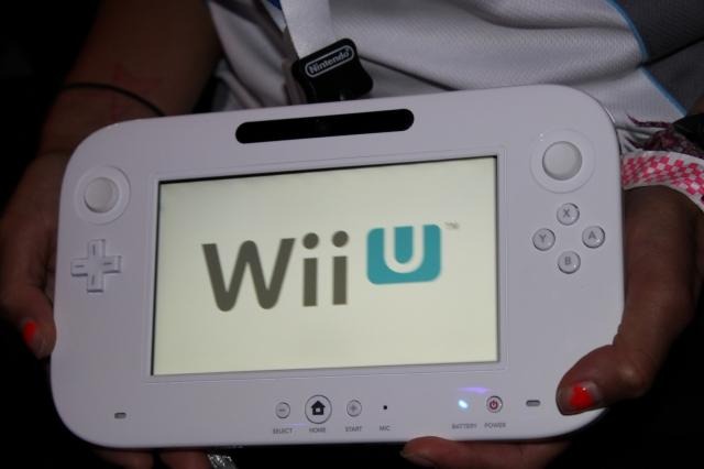 【E3 2011】会場でとれたて!「Wii U」コントローラーをチェック 「Wii U」コントローラー