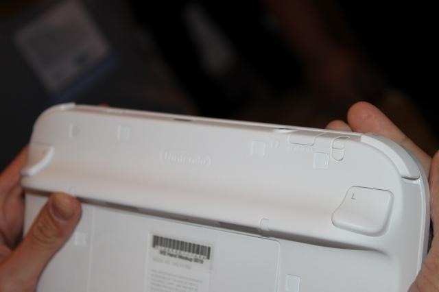 【E3 2011】会場でとれたて!「Wii U」コントローラーをチェック 「Wii U」コントローラー