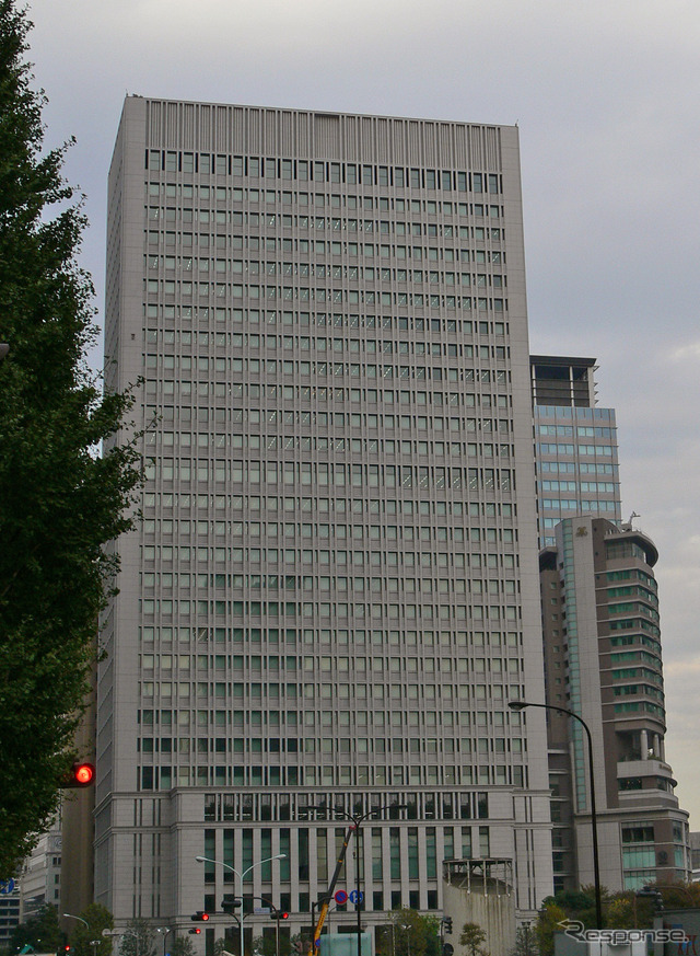 日立製作所
