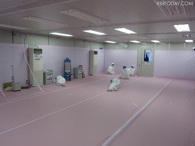 免震重要棟前休憩所室内部(5月19日撮影)