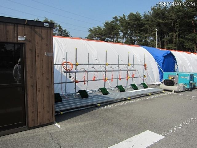 東芝休憩所足拭い場(5月15日撮影)