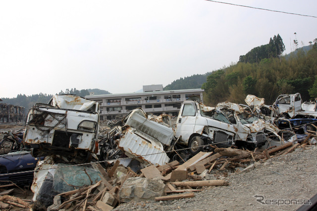 東日本大震災発生から3か月。宮城県南三陸町付近