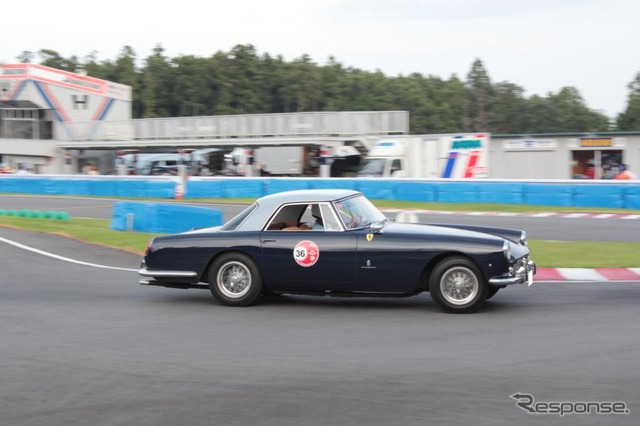 素晴らしい排気音を聞かせてくれたフェラーリ250GT。