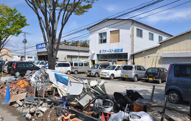 自動車整備を手がけるファースト自動車は津波で1階部分が水没した(5月上旬)