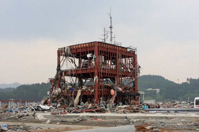 東日本大震災発生から3か月。宮城県南三陸町付近