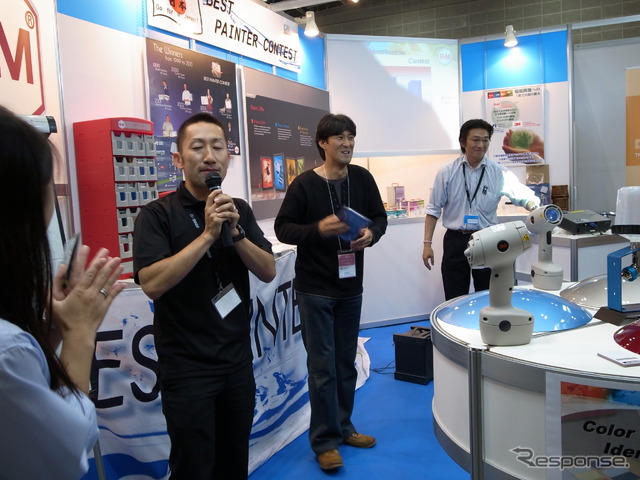 オートサービスショー11でBASFコーティングスジャパンが開催した「カラーマッチング」体験イベント