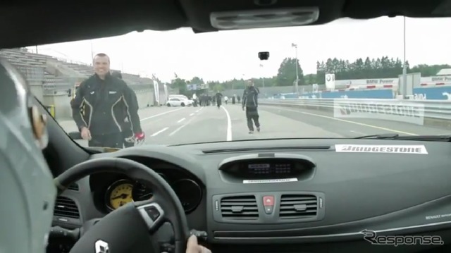 ルノー メガーヌRS ニュルアタック動画キャプチャ