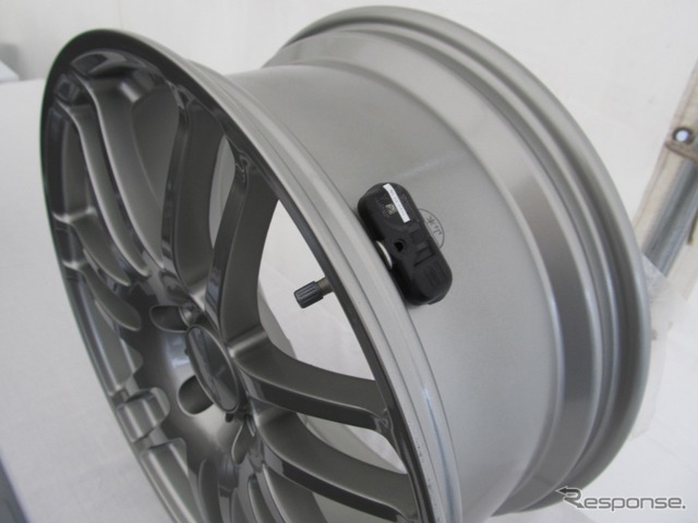 ［ブリヂストン POTENZA S001 RFT］市販のための空気圧モニターと専用ホイール