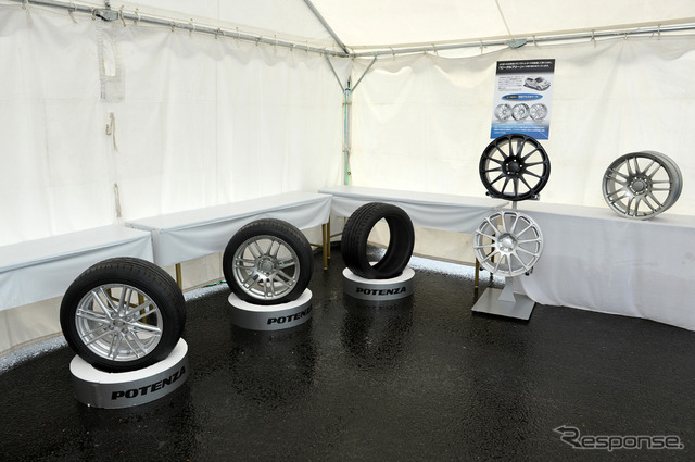 ［ブリヂストン POTENZA S001 RFT］市販のための空気圧モニターと専用ホイール