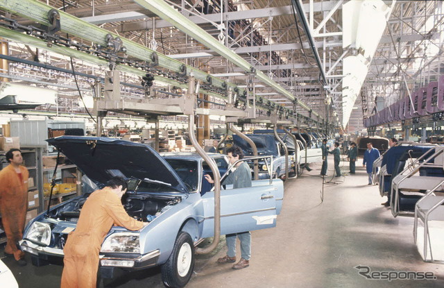 オルネー・スー・ボア工場におけるシトロエンCX艤装工程。1975年