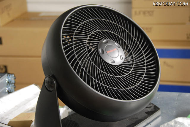 この扇風機が2台。音がすごい この扇風機が2台。音がすごい