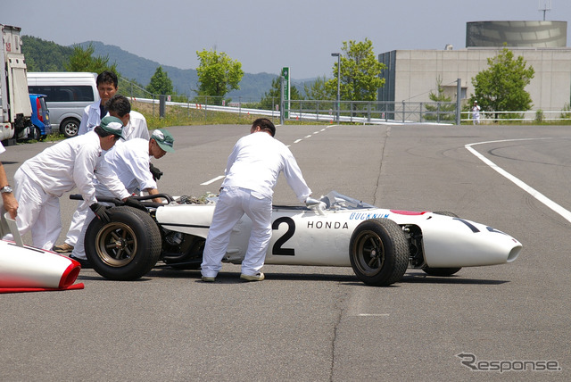 ［ホンダ往年の名車が走る］1965年のF1マシン RA272…写真蔵