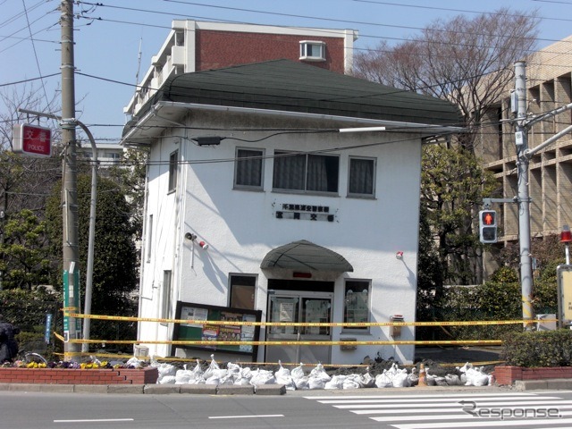 東日本大震災による液状化(千葉県浦安市、3月)