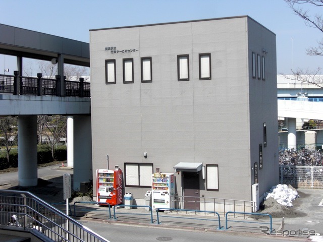 東日本大震災による液状化(千葉県浦安市、3月)
