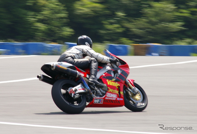 ［ホンダ 往年の名車が走る］マン島TT出場車 VTR1000SPW…写真蔵