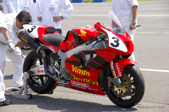 ［ホンダ 往年の名車が走る］マン島TT出場車 VTR1000SPW…写真蔵