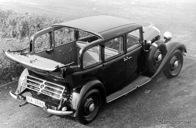 メルセデスベンツ260D（W138、1936〜）。タクシーとして人気。ランドレーボディもあった