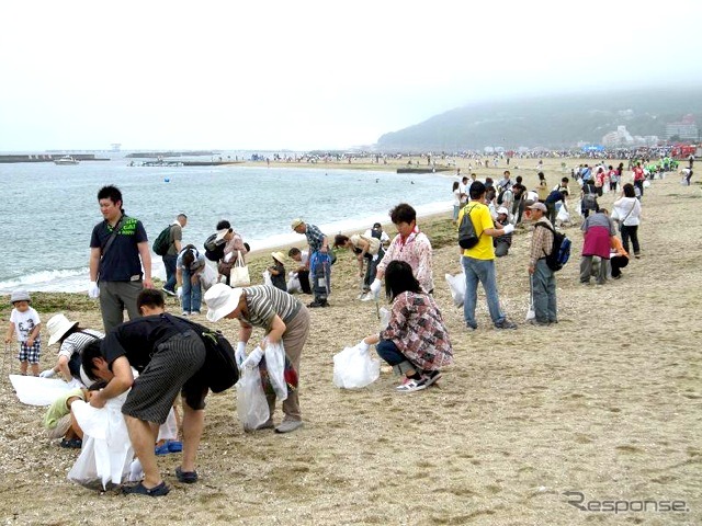 富士通テン、須磨海岸清掃(2010年)
