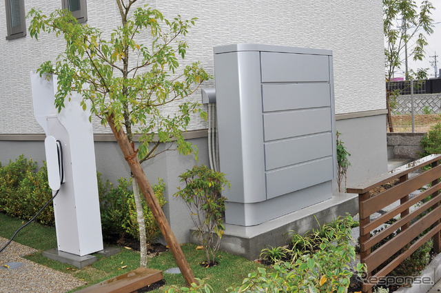 豊田市低炭素社会システム実証プロジェクトの実験用モデル住宅。蓄電池