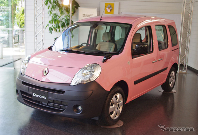 ルノー・ジャポンは1日、カングーに4色の限定車を設定し発売した。目玉は、本国にもないピンク色(ローズ)だ。