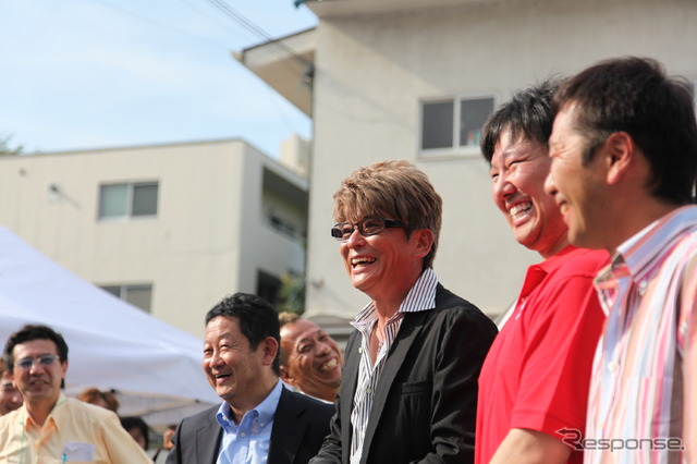 哀川翔、アジアンラリーに FJクルーザー で参戦