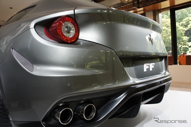 フェラーリ初の4輪駆動モデル『FF(フェラーリ・フォー)』