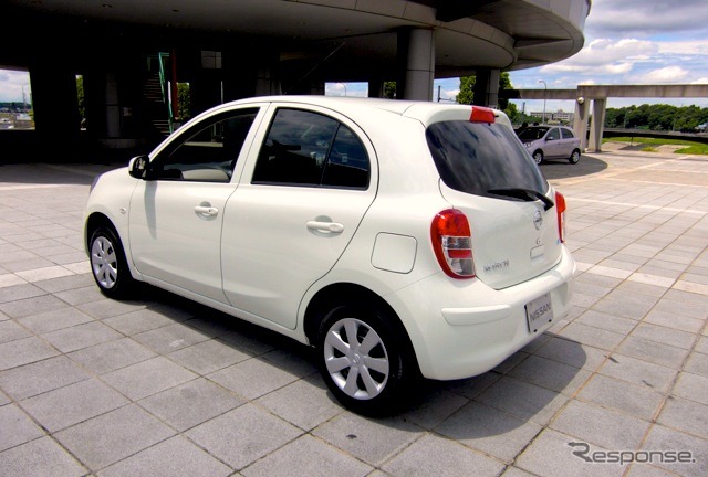 日産マーチ