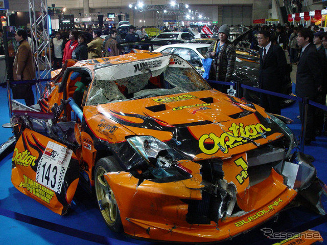 【東京オートサロン'04速報】破壊したクルマが最も美しい!?