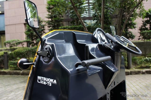 光岡自動車のオリジナル3輪電気自動車『雷駆T3(ライクT3)』