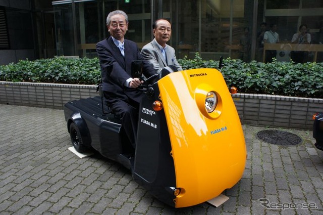 光岡自動車のオリジナル3輪電気自動車『雷駆T3(ライクT3)』