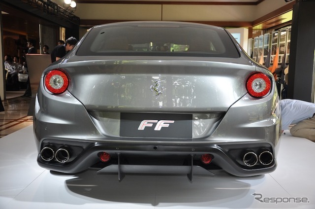 フェラーリFF