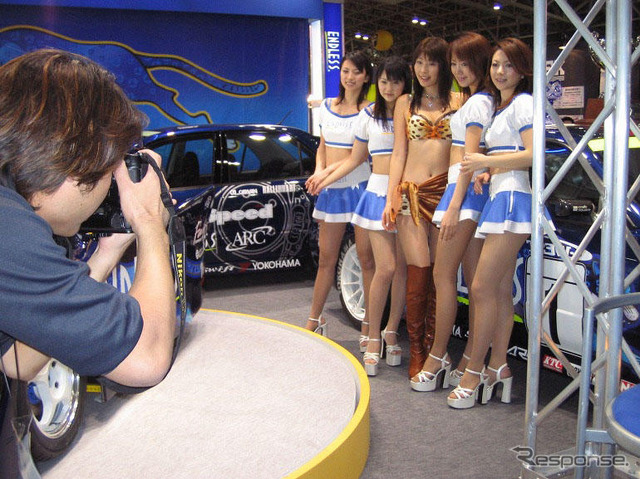 【東京オートサロン'04速報】未確認走行物体? エンドレスで見た