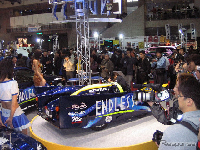 【東京オートサロン'04速報】未確認走行物体? エンドレスで見た