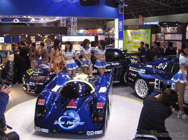 【東京オートサロン'04速報】未確認走行物体? エンドレスで見た