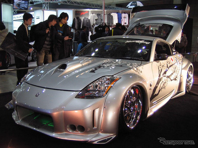 【東京オートサロン'04速報】ガルウイングの意味……ヴェイルサイド