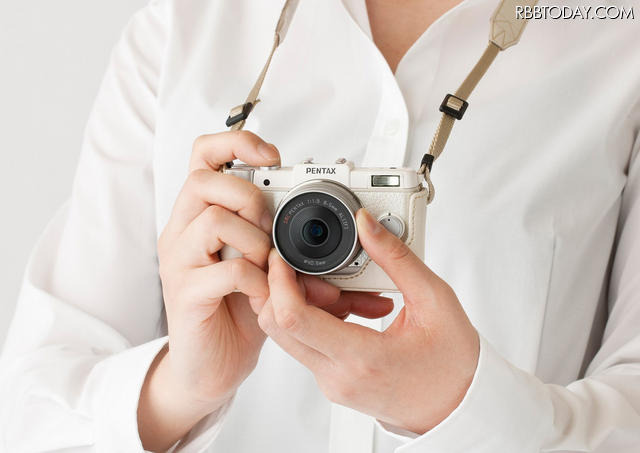 デジタル一眼カメラ、HOYA 「PENTAX Q」