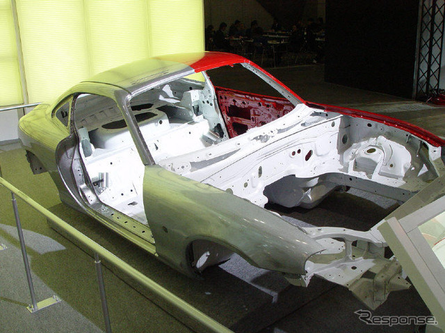 【東京オートサロン'04続報】『ロードスター』に屋根---マツダE&Tの技術力