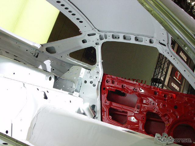 【東京オートサロン'04続報】『ロードスター』に屋根---マツダE&Tの技術力