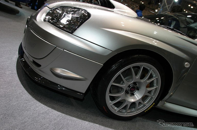 【東京オートサロン'04続報】インテリアの質感を磨いたSTI『インプレッサ』