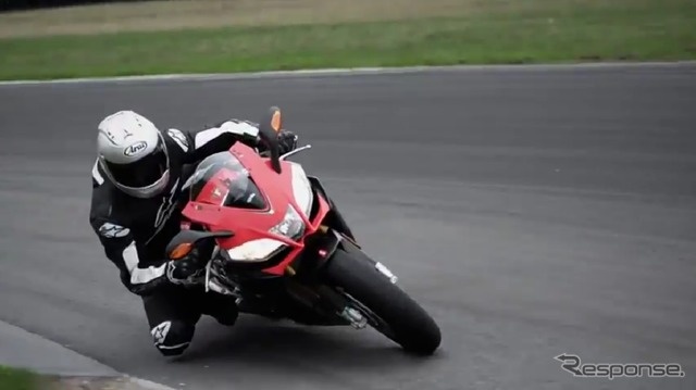 アプリリア『RSV4』と最後のスペースシャトル「アトランティス」を比較