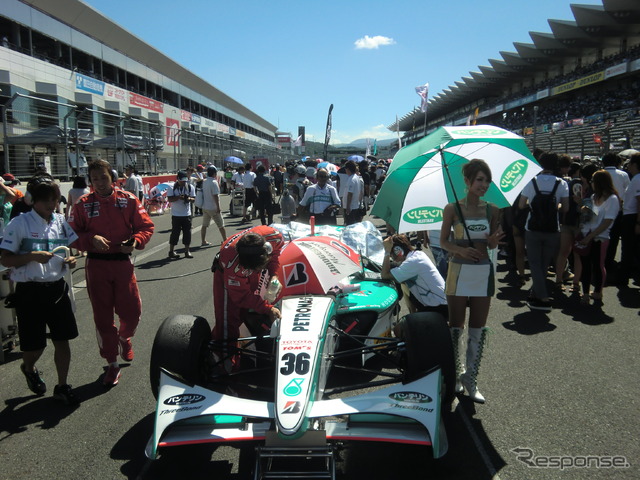 ポールと同タイムながら、2番グリッド発進となったロッテラーのマシン